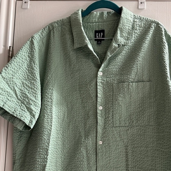 GAP Graphite Green Seersucker Casual Button Short Sleeve Vacay Lightweight Beach - Picture 4 of 8